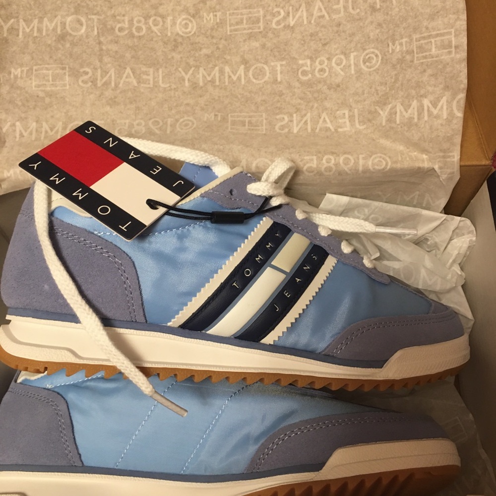 Tommy Hilfiger Blue and White Sneakers Retro Style